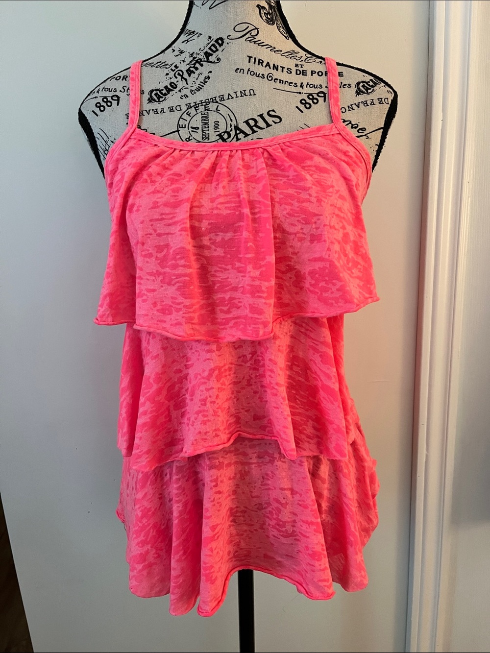 😃Women’s Pink Tiered Tank Top